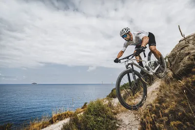 F-PODIUM CARBON DC RR 2023, תמונה 4